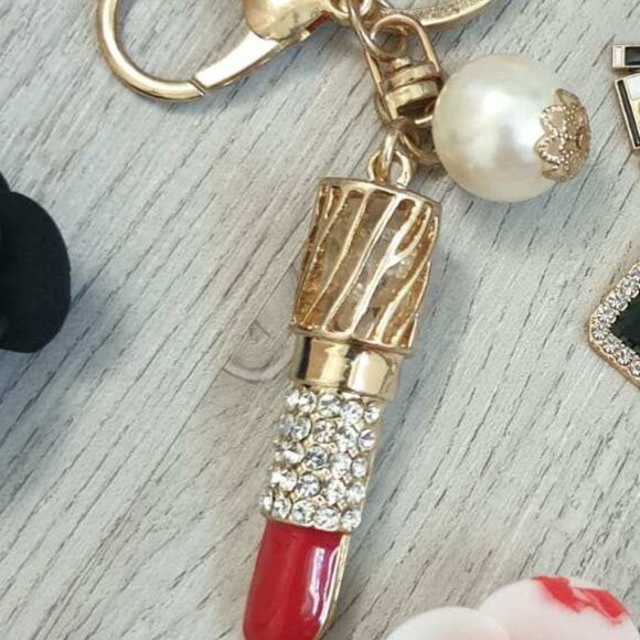 Women Red Lipstick Key Chain Keyring Handbag Charm Backpack Pendant Accessory - Picture 1 of 2